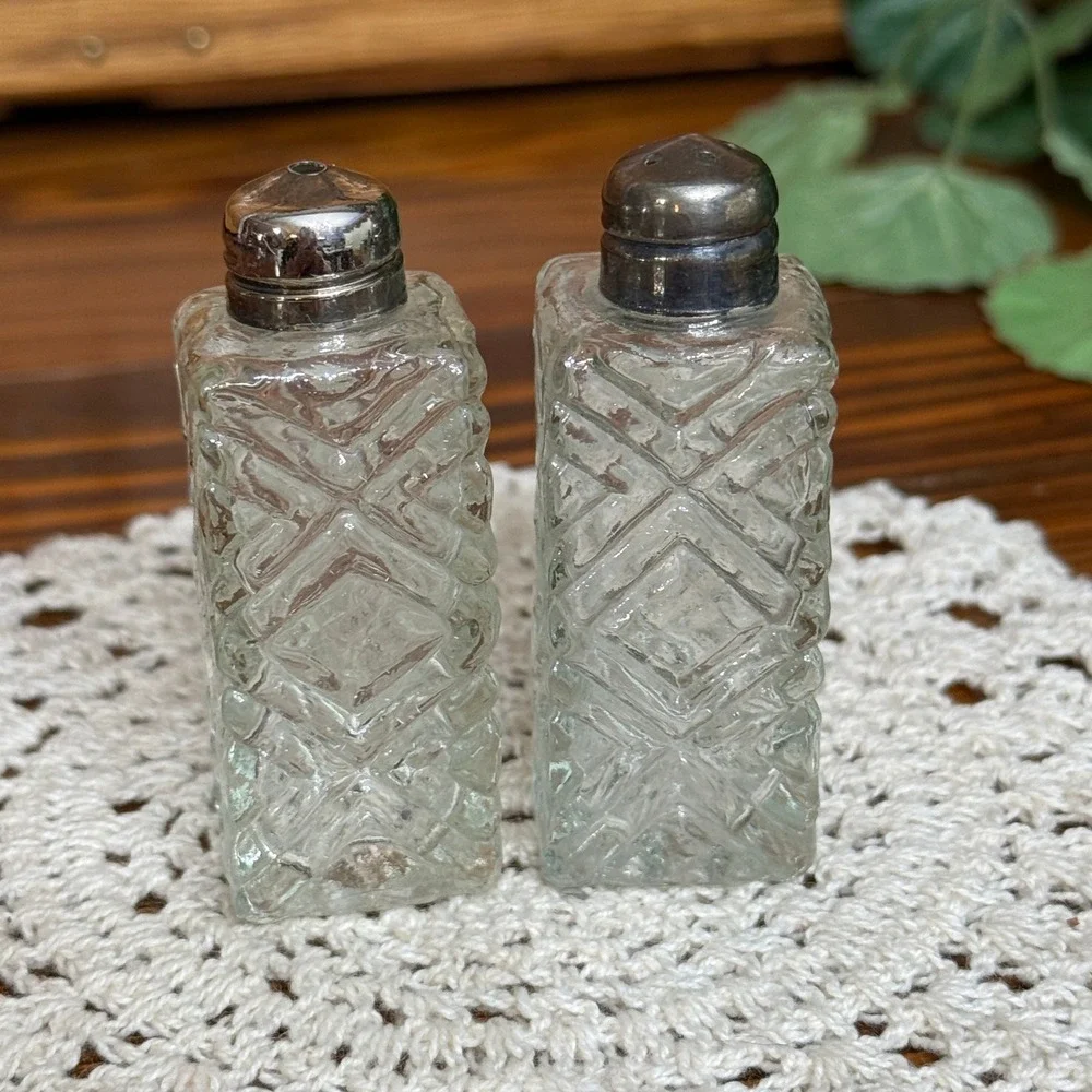 Vintage Quilted Glass Salt Pepper Shakers Clear Good